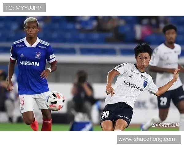 山神山形与东京绿茵的激烈对决展现足球魅力与团队精神的巅峰之战