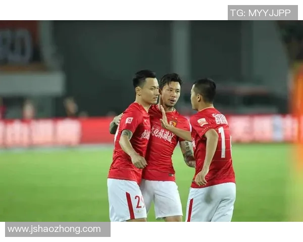 恒大与鲁能对决边裁表现引发热议赛场公正性再受关注